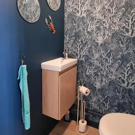 Апартаменты Chez Marie, 420m, Sur Mer, 2 Pers, Bb -9m *